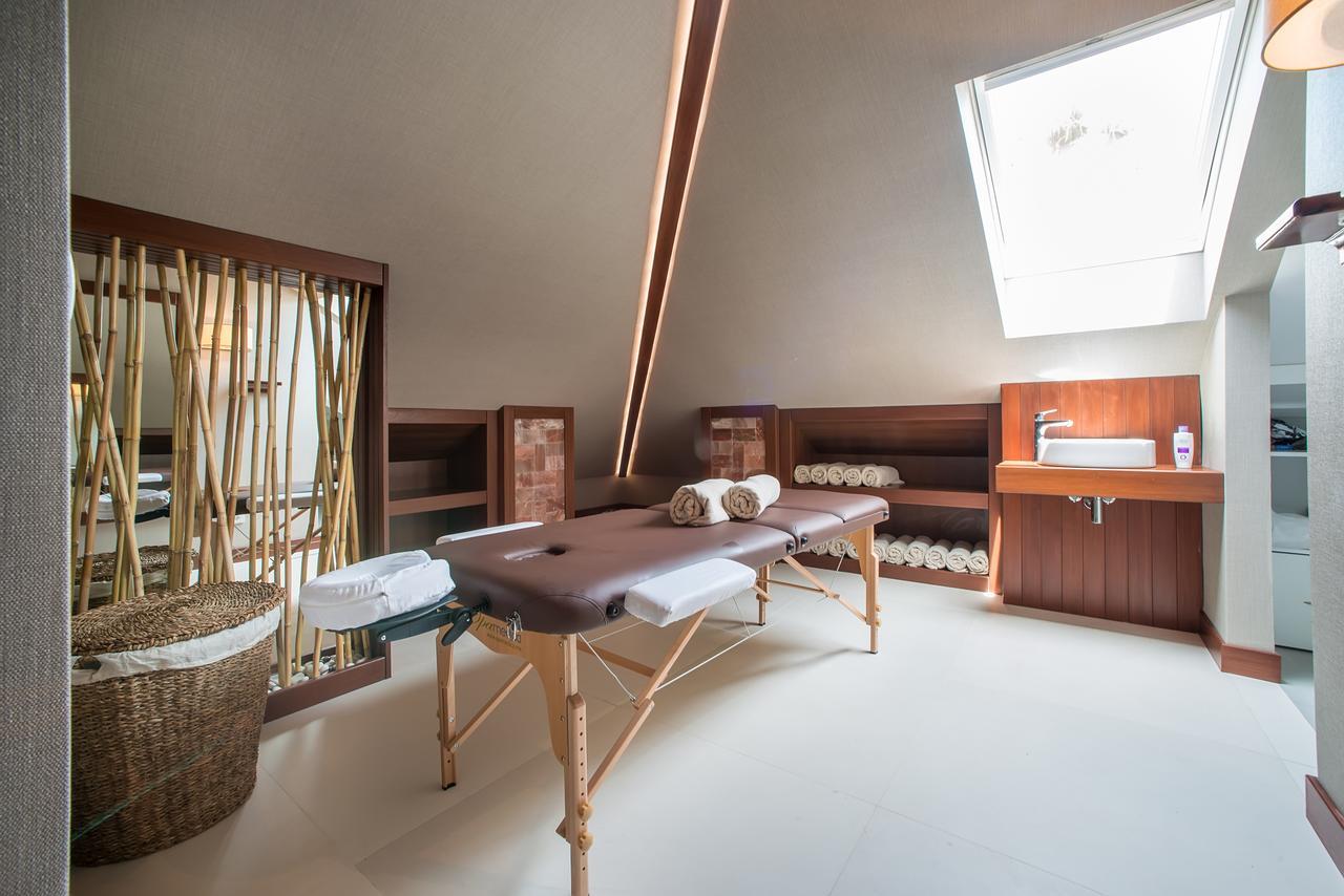 Boutique Hotel La Roche Tivat Exterior photo