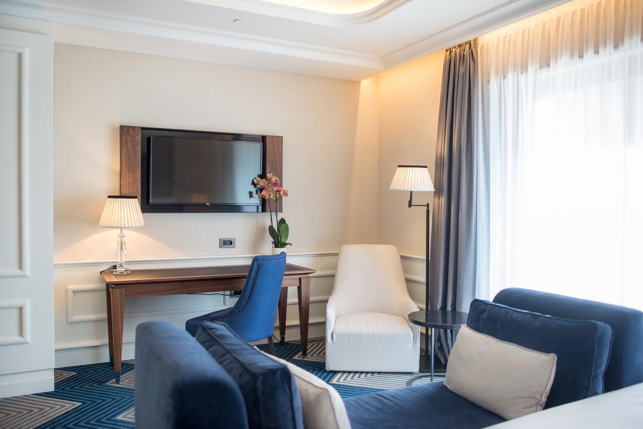 Boutique Hotel La Roche Tivat Exterior photo