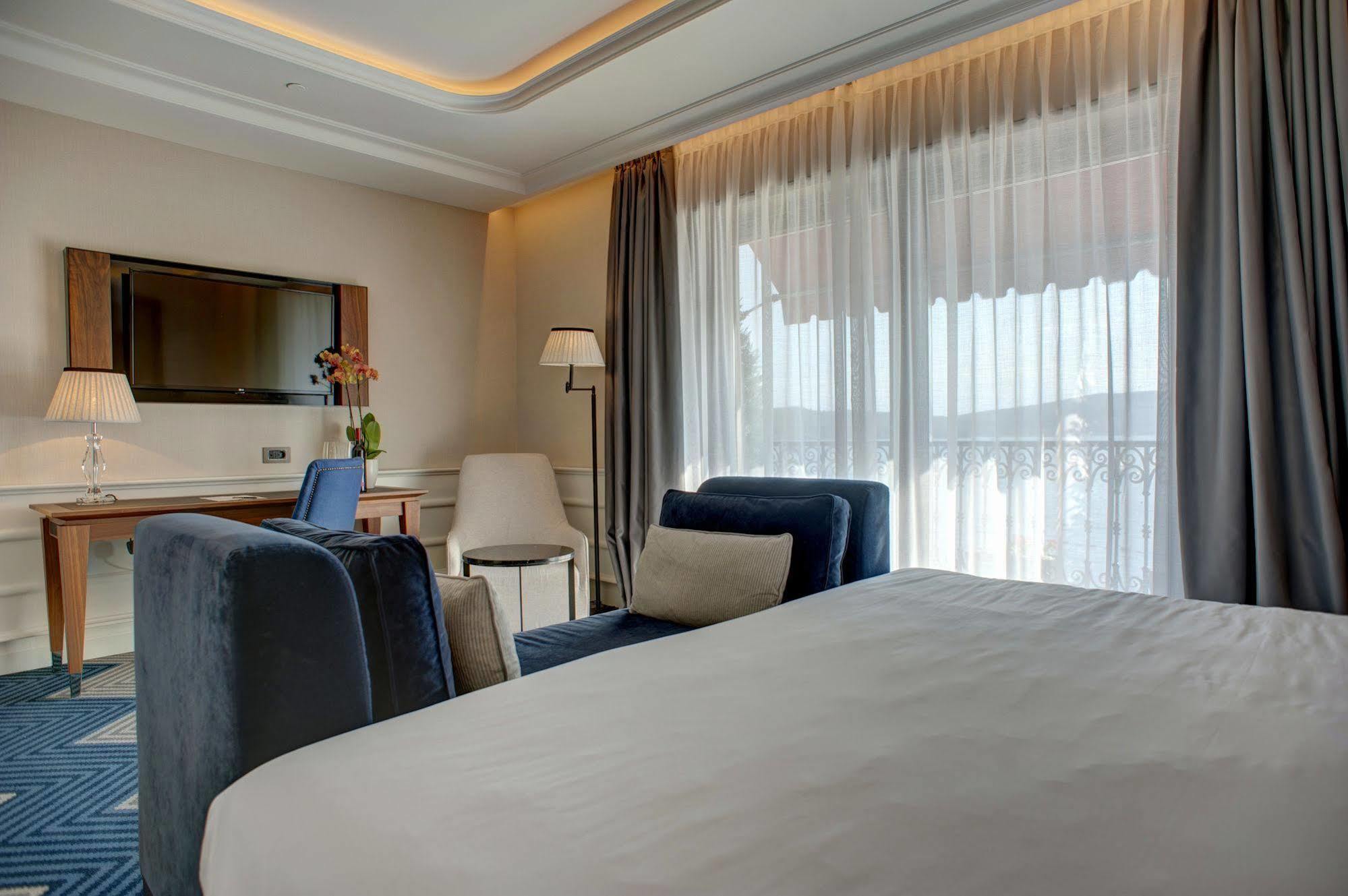 Boutique Hotel La Roche Tivat Exterior photo