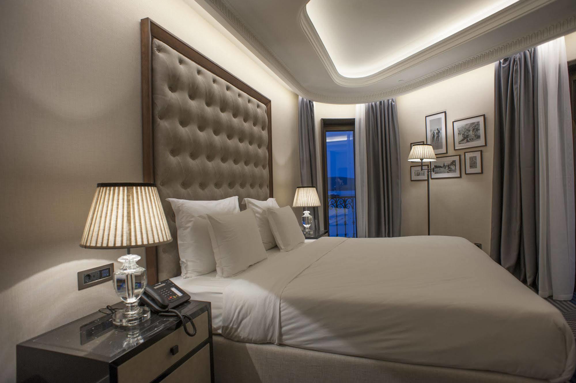 Boutique Hotel La Roche Tivat Exterior photo
