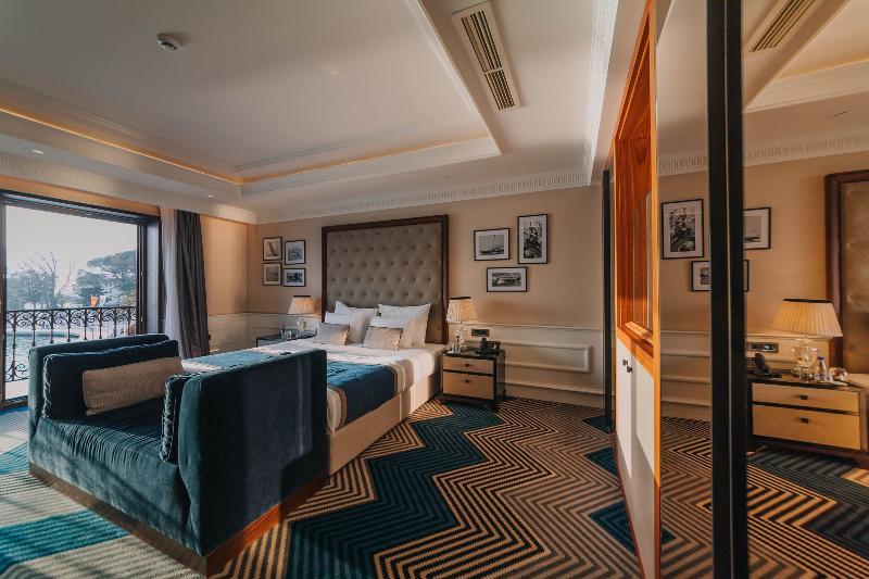 Boutique Hotel La Roche Tivat Exterior photo